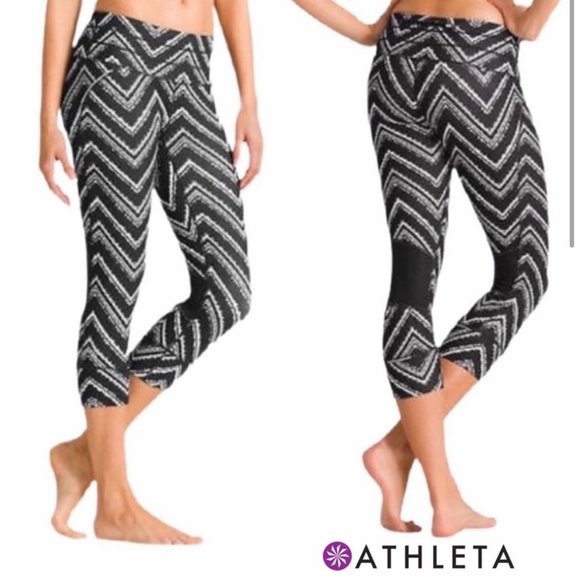 Athleta Zig Zag Relay Black White Capri Cropped Yoga Pants Small - Picture 1 of 15